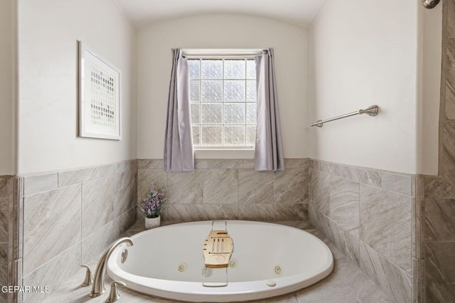 12438 Lanchester Drive, Horizon City, TX 79928