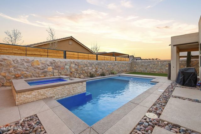 12438 Lanchester Drive, Horizon City, TX 79928