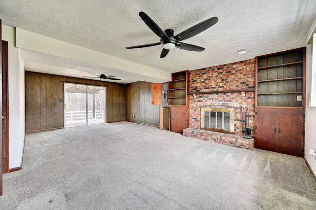 374 Knollwood Drive, Highland Heights, KY 41076