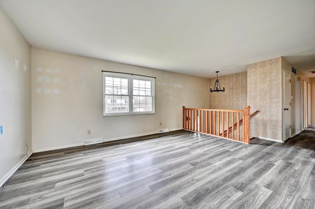 374 Knollwood Drive, Highland Heights, KY 41076