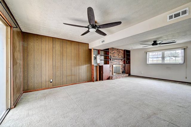 374 Knollwood Drive, Highland Heights, KY 41076