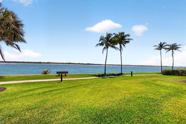 2812 SE Dune Drive 1102, Stuart, FL 34996
