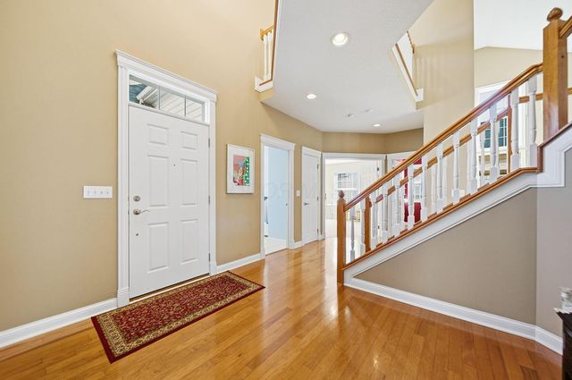 7033 Cunningham Drive, New Albany, OH 43054