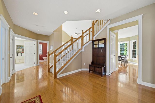 7033 Cunningham Drive, New Albany, OH 43054