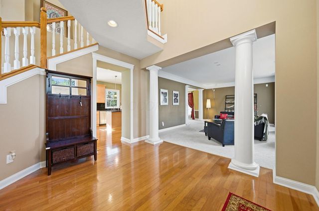 7033 Cunningham Drive, New Albany, OH 43054