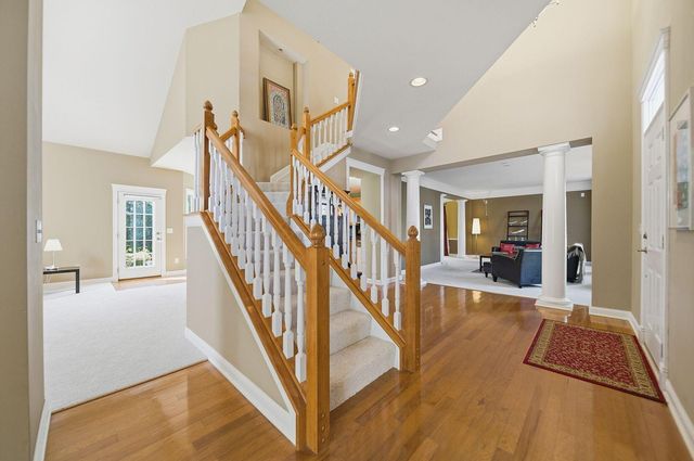 7033 Cunningham Drive, New Albany, OH 43054