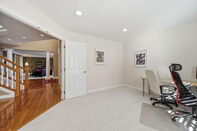 7033 Cunningham Drive, New Albany, OH 43054