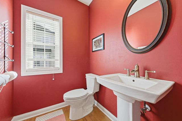 7033 Cunningham Drive, New Albany, OH 43054