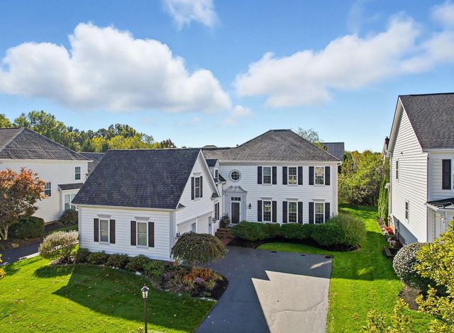 7033 Cunningham Drive, New Albany, OH 43054