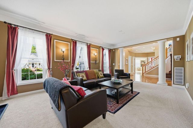 7033 Cunningham Drive, New Albany, OH 43054