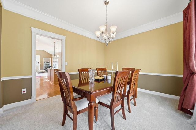 7033 Cunningham Drive, New Albany, OH 43054