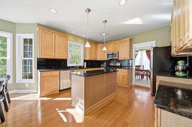 7033 Cunningham Drive, New Albany, OH 43054