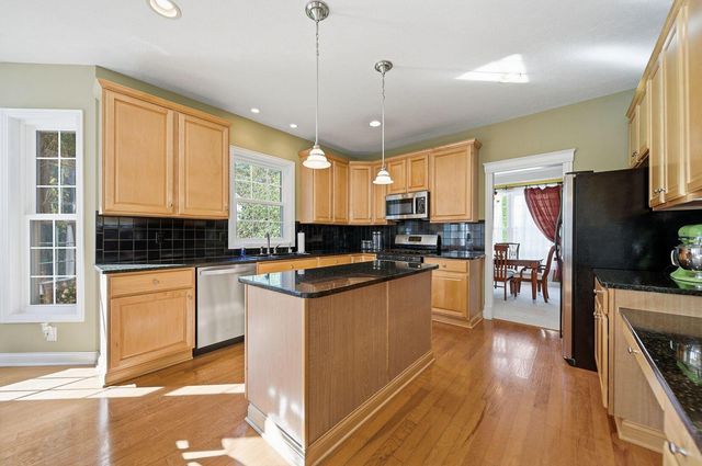 7033 Cunningham Drive, New Albany, OH 43054