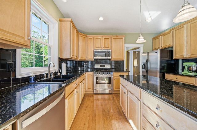 7033 Cunningham Drive, New Albany, OH 43054