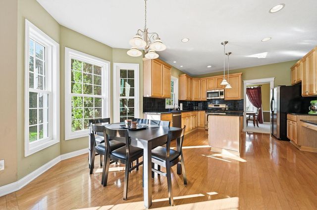 7033 Cunningham Drive, New Albany, OH 43054