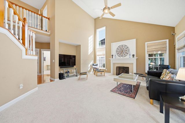 7033 Cunningham Drive, New Albany, OH 43054