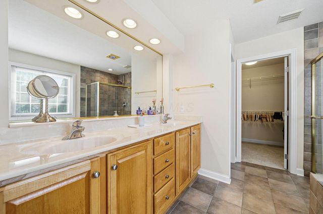 7033 Cunningham Drive, New Albany, OH 43054