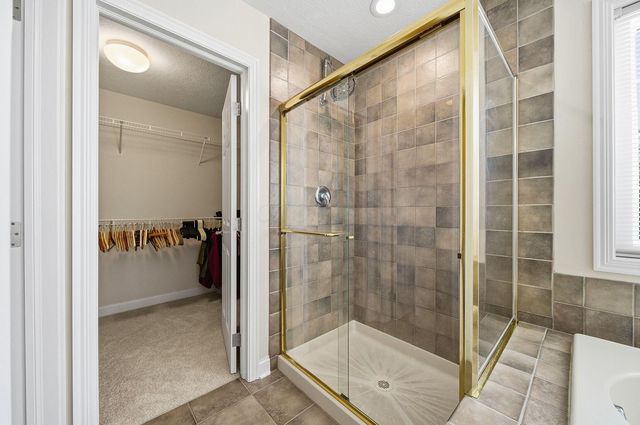 7033 Cunningham Drive, New Albany, OH 43054