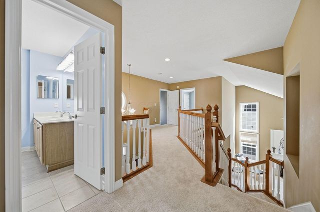 7033 Cunningham Drive, New Albany, OH 43054