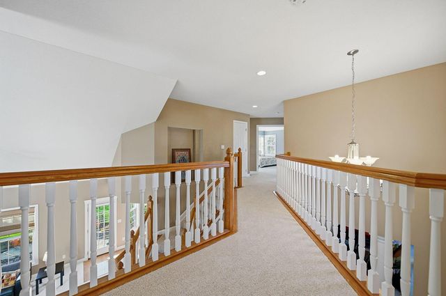 7033 Cunningham Drive, New Albany, OH 43054