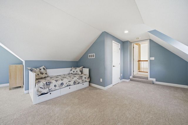 7033 Cunningham Drive, New Albany, OH 43054