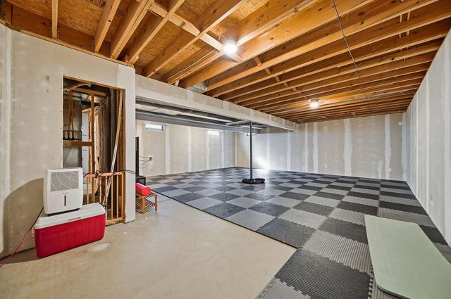 7033 Cunningham Drive, New Albany, OH 43054