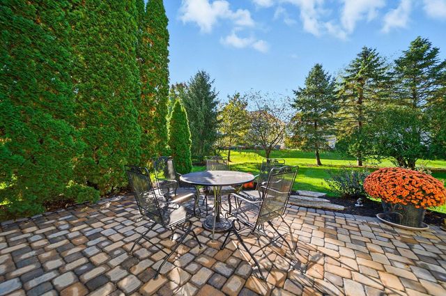 7033 Cunningham Drive, New Albany, OH 43054