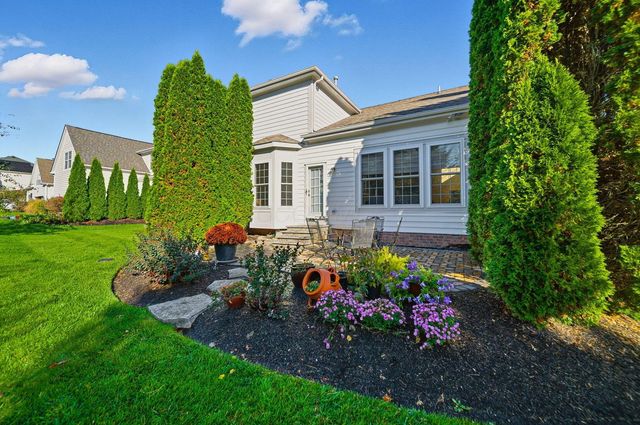 7033 Cunningham Drive, New Albany, OH 43054