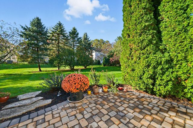 7033 Cunningham Drive, New Albany, OH 43054