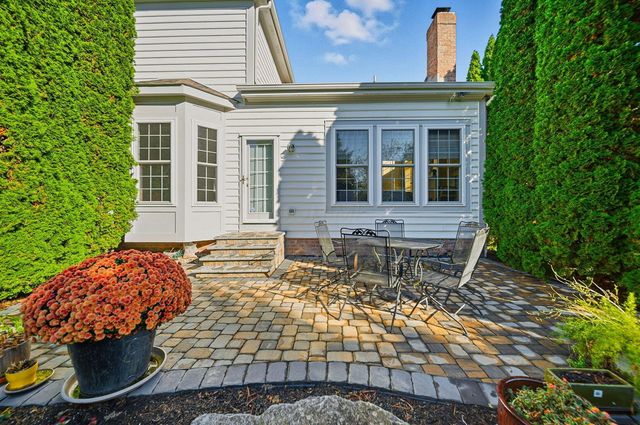 7033 Cunningham Drive, New Albany, OH 43054