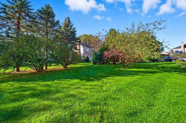 7033 Cunningham Drive, New Albany, OH 43054