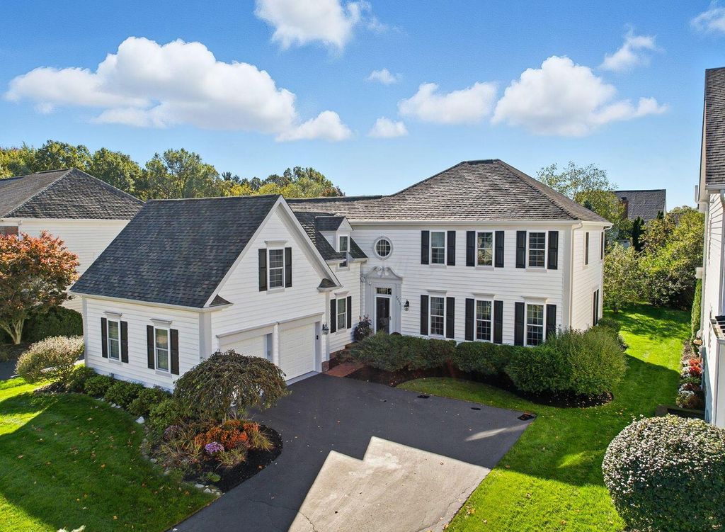 7033 Cunningham Drive, New Albany, OH 43054