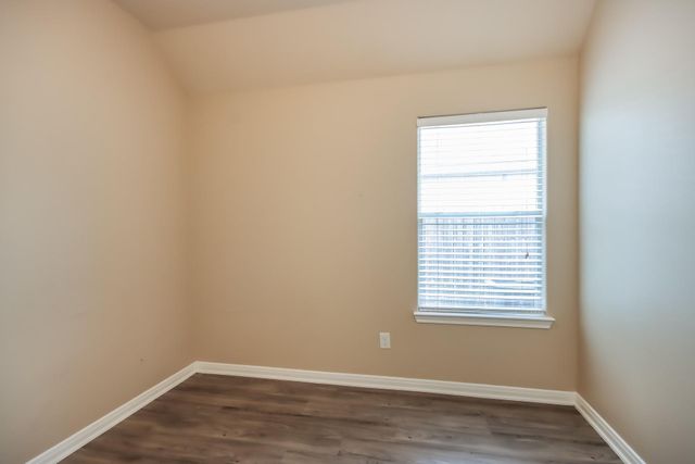 308 Broken Pine Court, Conroe, TX 77304