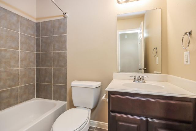 308 Broken Pine Court, Conroe, TX 77304