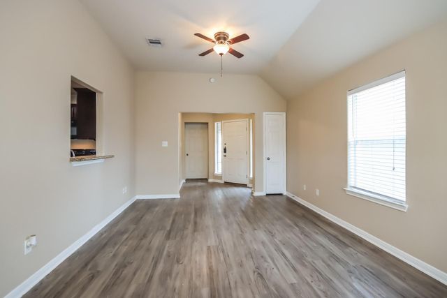 308 Broken Pine Court, Conroe, TX 77304