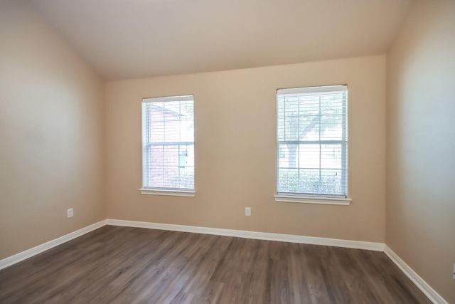 308 Broken Pine Court, Conroe, TX 77304