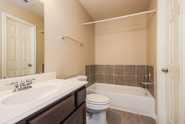 308 Broken Pine Court, Conroe, TX 77304