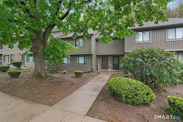25 Cliffside Drive E, Manchester, CT 06042