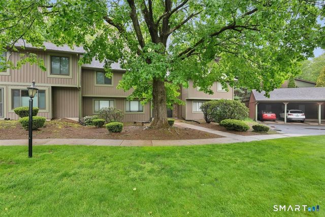 25 Cliffside Drive E, Manchester, CT 06042