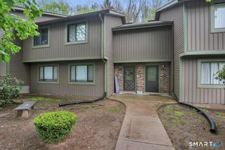 25 Cliffside Drive E, Manchester, CT 06042