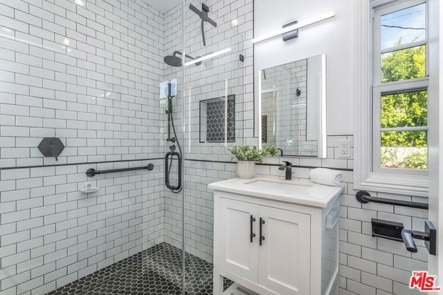 203 24th Street, Santa Monica, CA 90402