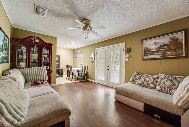 117 Myrtle Court, Hurst, TX 76053