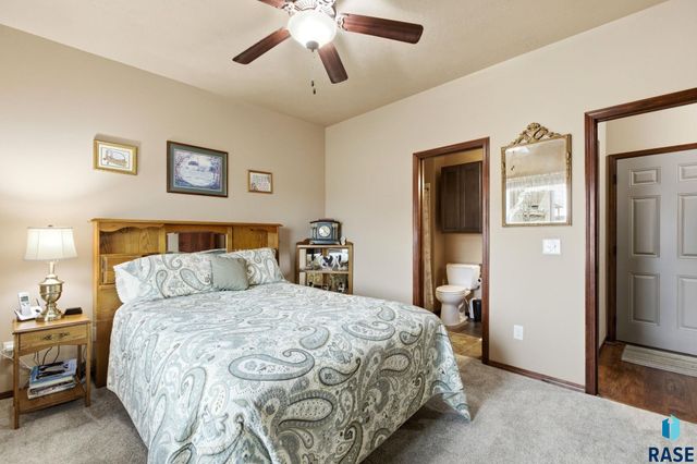 2907 E Fieldstone Pl Place, Sioux Falls, SD 57108