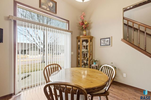 2907 E Fieldstone Pl Place, Sioux Falls, SD 57108