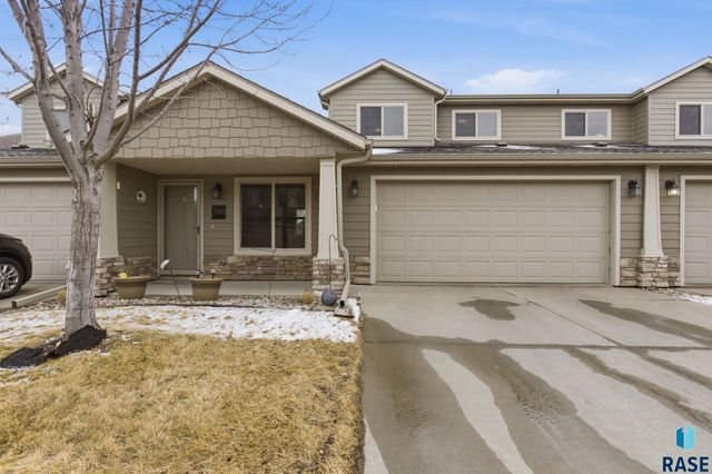 2907 E Fieldstone Pl Place, Sioux Falls, SD 57108