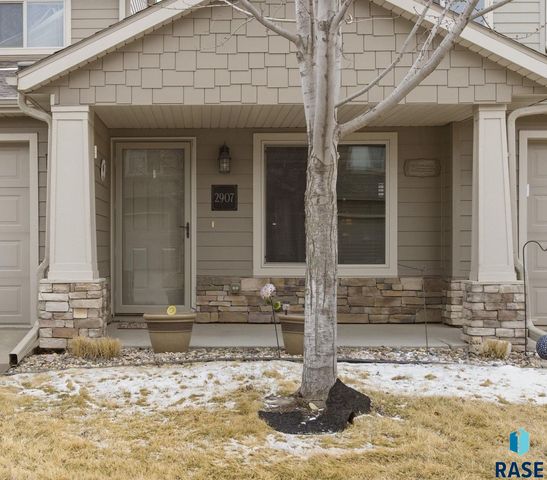 2907 E Fieldstone Pl Place, Sioux Falls, SD 57108