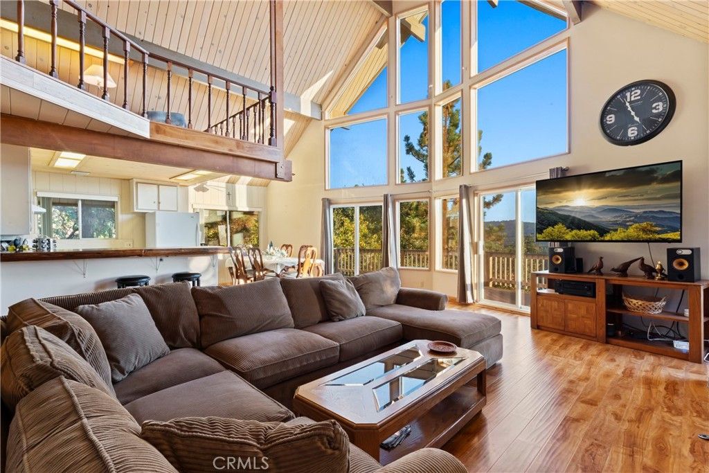 Image 2 of property listing at 27734 Alpen, Lake Arrowhead, CA 92352