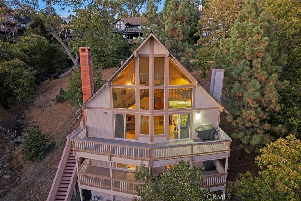 Image 24 of property listing at 27734 Alpen, Lake Arrowhead, CA 92352