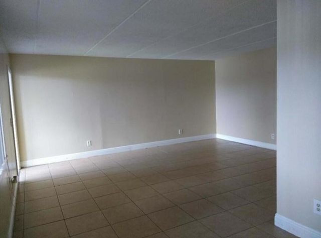 1205 Meadows Circle, Boynton Beach, FL 33436