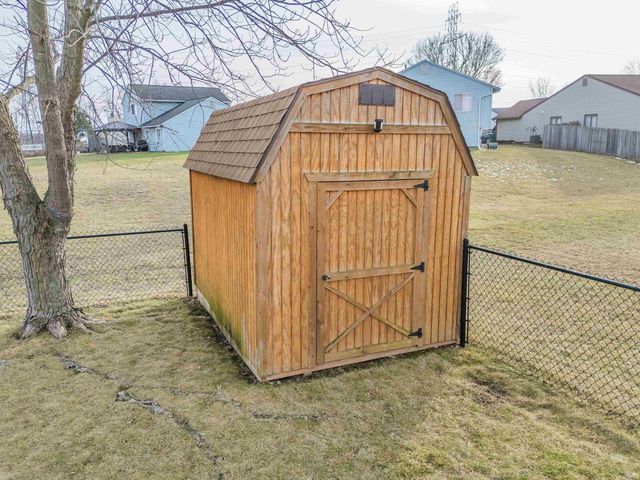 6810 Hunters Glen Drive, Fort Wayne, IN 46835